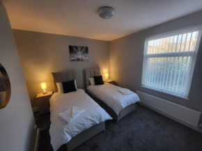 3 BDR, close to Manchester City and hospital